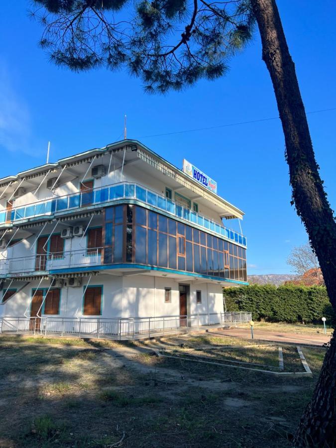 Kamberi Hotel & Apartments 2 Velipojë エクステリア 写真